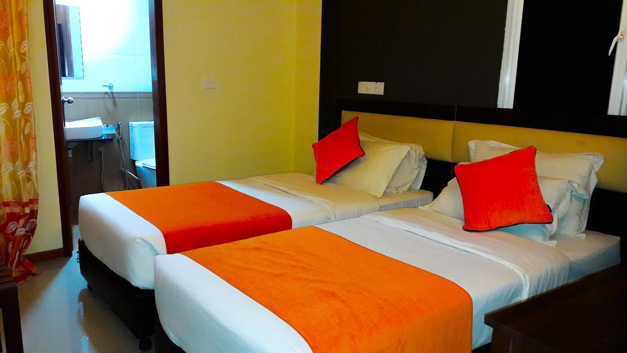Seasunbeach Hotel Maldives Hulhumale Esterno foto
