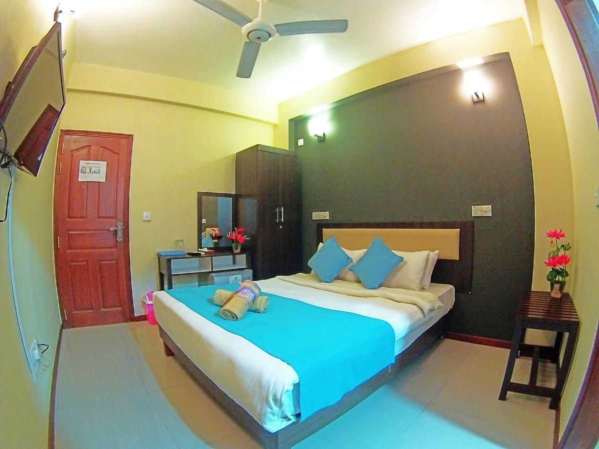Seasunbeach Hotel Maldives Hulhumale Esterno foto