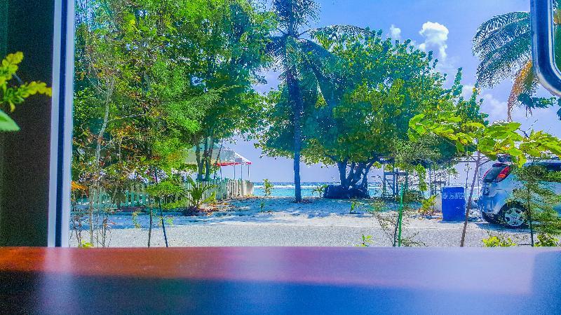 Seasunbeach Hotel Maldives Hulhumale Esterno foto