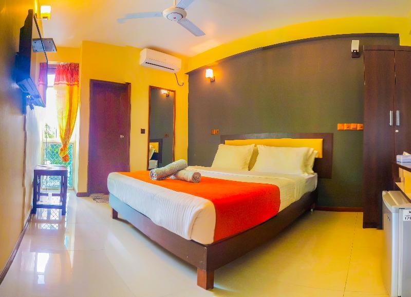 Seasunbeach Hotel Maldives Hulhumale Esterno foto